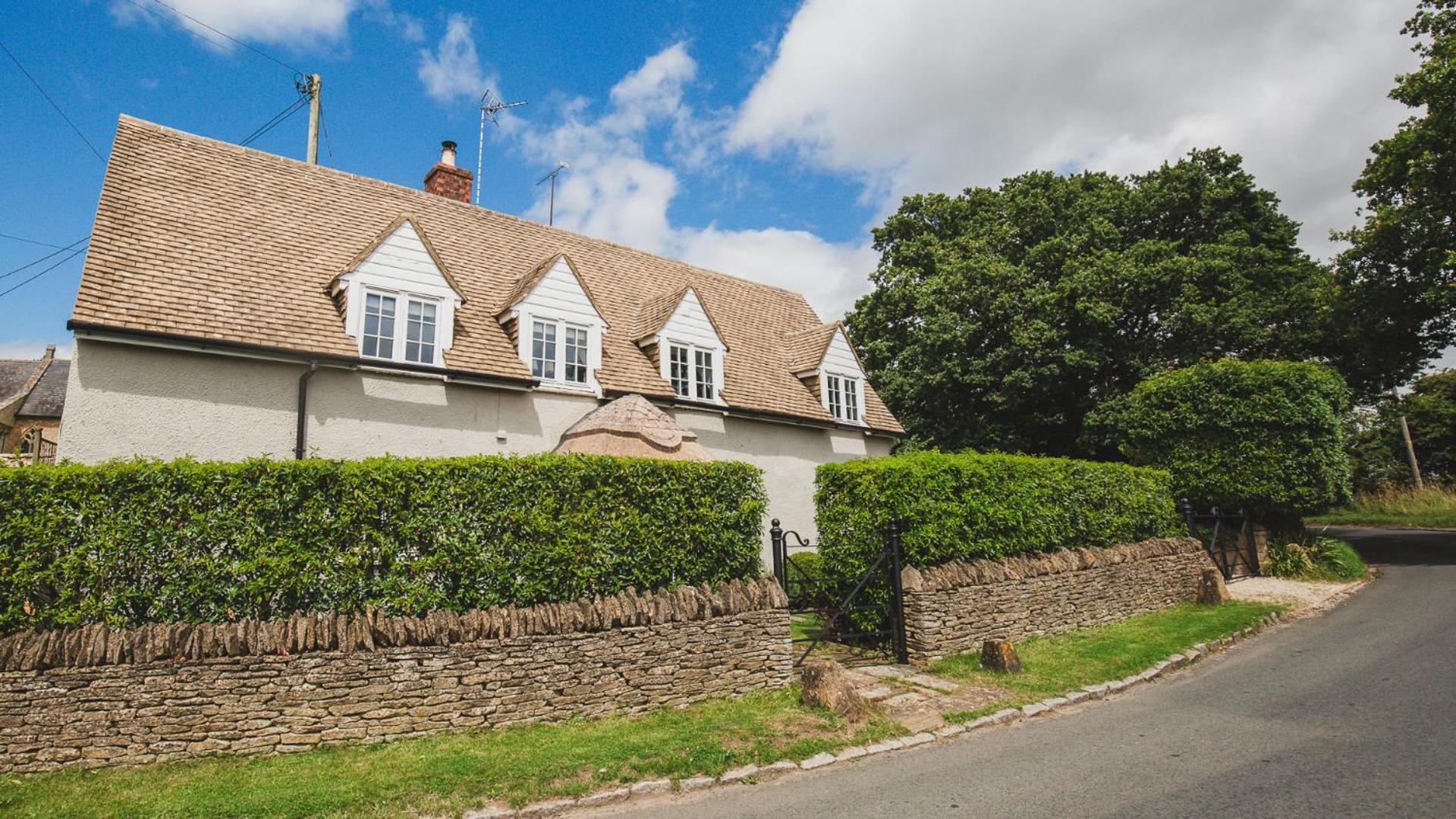 Thatch Cottage Todenham Exterior photo